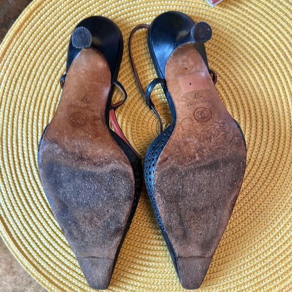 Preowned authentic Chanel heels navy blue - Picture 13 of 16